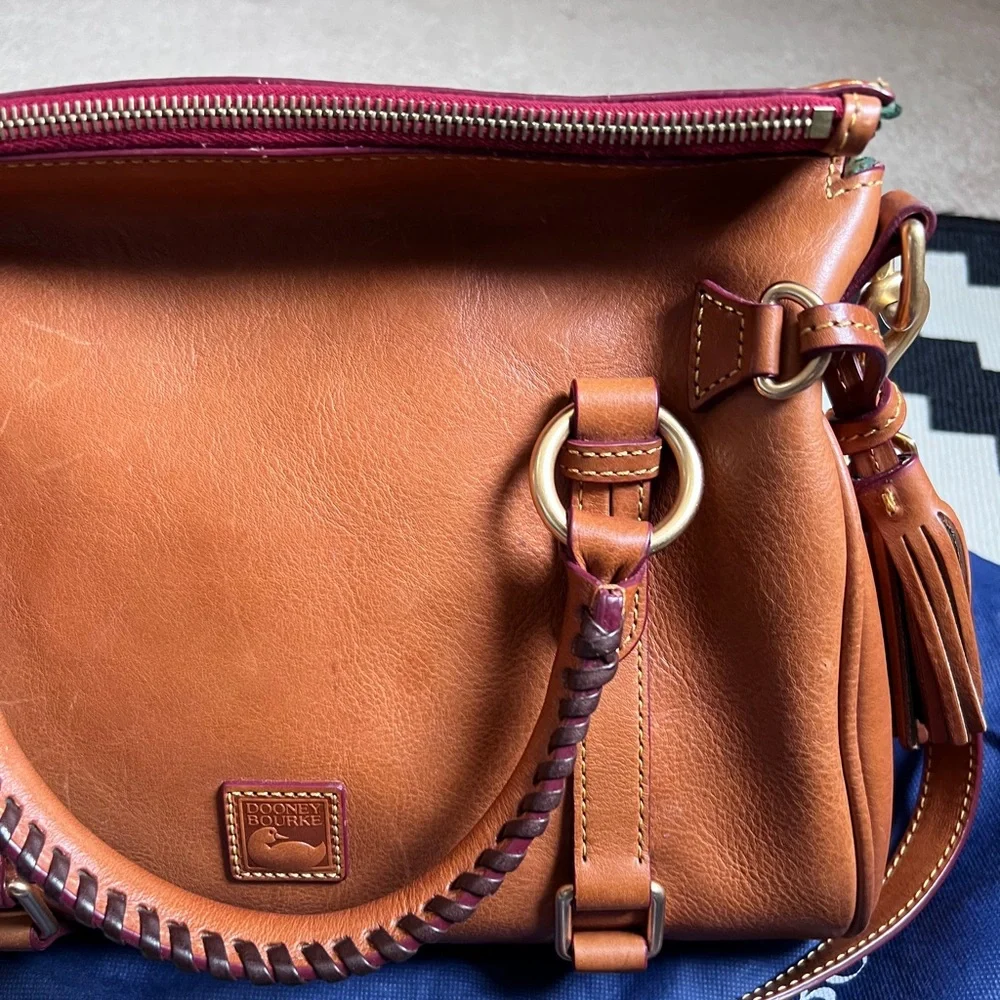 COPY - Dooney and Bourke Sorrento satchel - Picture 3 of 14